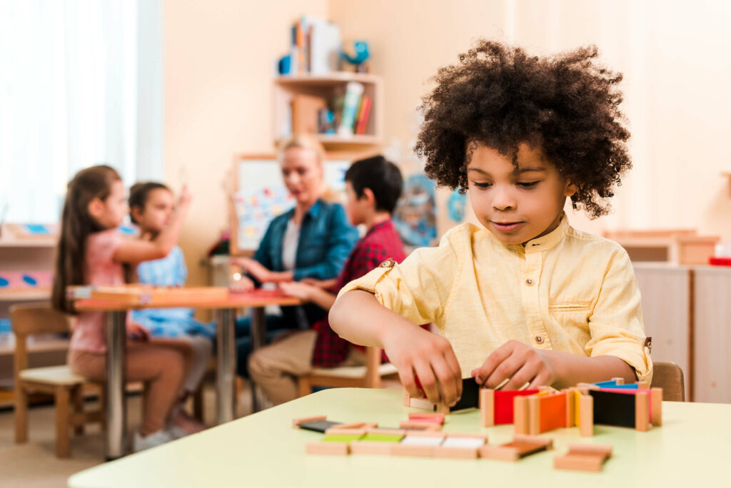 Lernspiele für Kinder: 5 Arten & 5 Tipps für pädagogisches Spielen